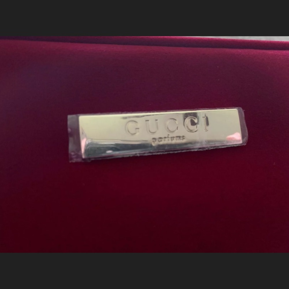Gucci Velvet Cosmetics Bag - Picture 4 of 4
